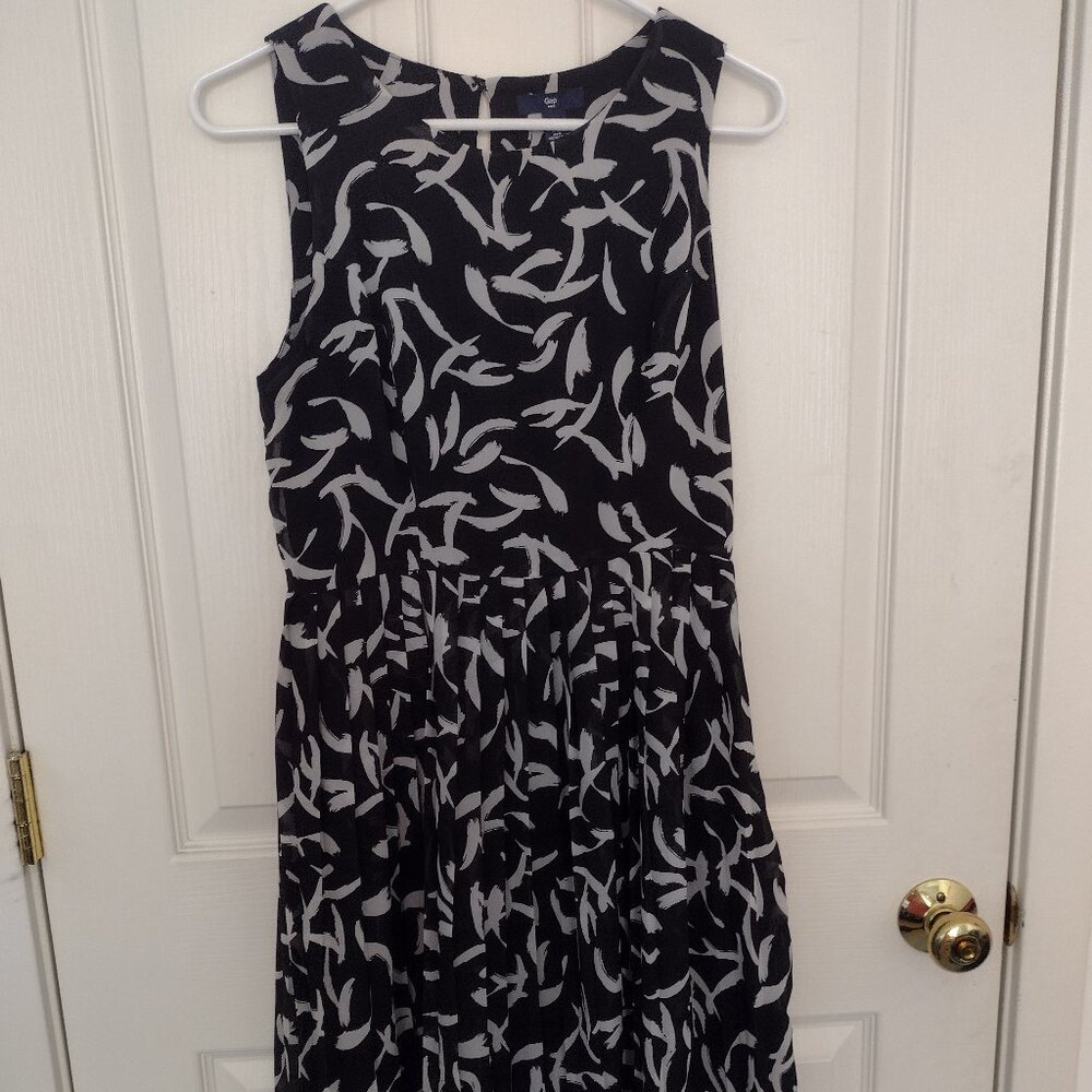Gap Black No-Sleeve Dress (Women's 6)